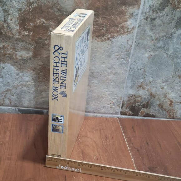 The Wine and Cheese Box Set A Guide to the Great Wines and Cheeses of the World - Picture 12 of 16